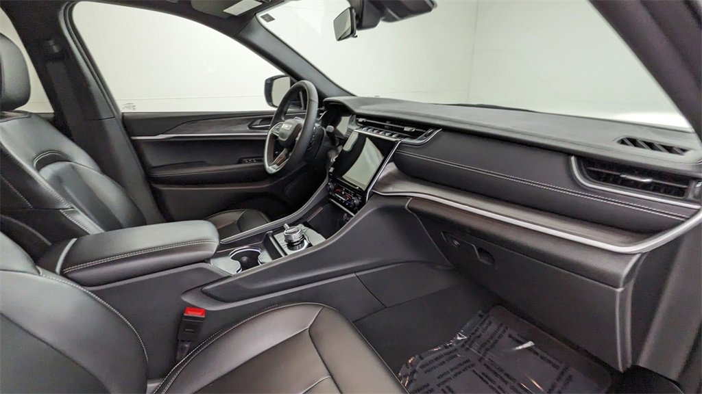 Used 2025 Jeep Grand Cherokee L Limited image 42