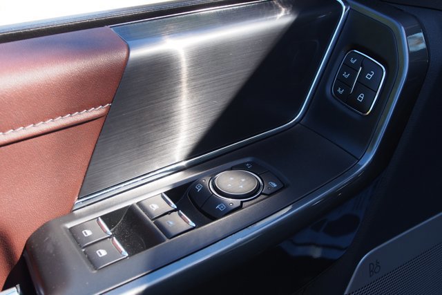 Certified 2022 Ford F150 Lariat w/ Equipment Group 502A High image 19