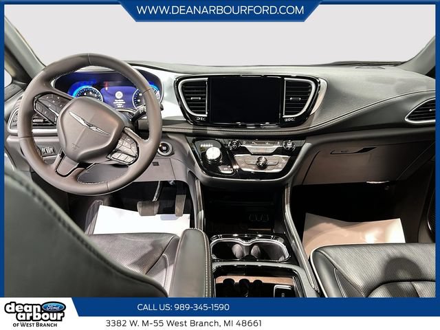 Used 2025 Chrysler Pacifica Limited FWD image 10