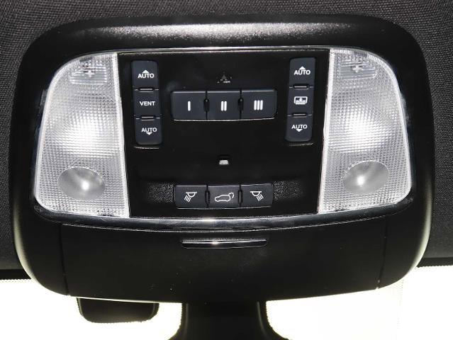 Used 2020 Jeep Grand Cherokee Trailhawk w/ Trailhawk Luxury Group image 32