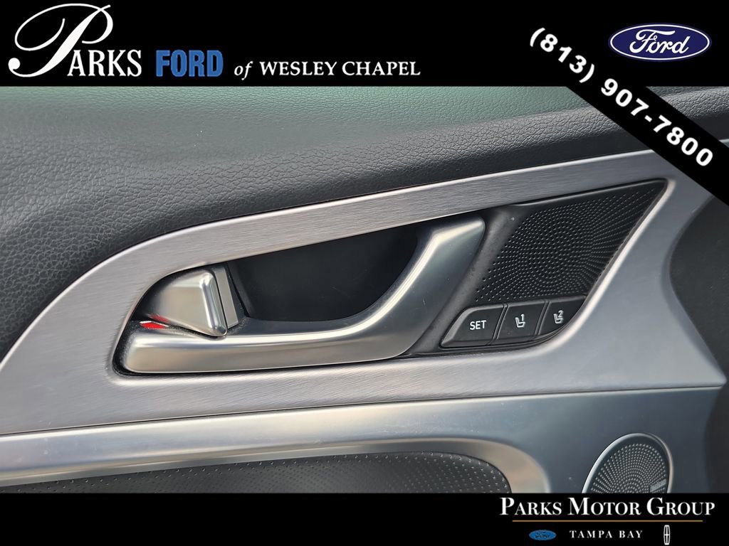 Used 2021 Genesis G70 2.0T w/ Elite Package RWD image 16