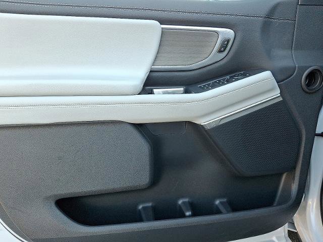 Certified 2025 Ford Expedition Max Platinum image 12