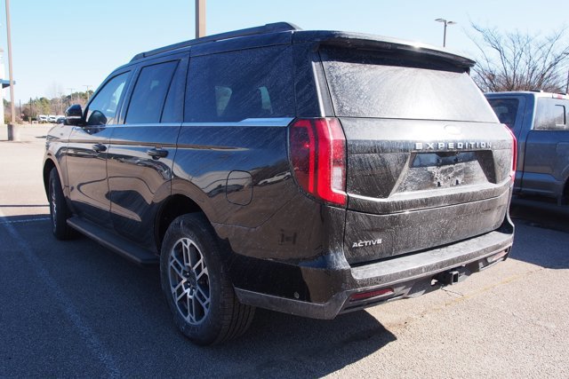 Certified 2025 Ford Expedition Active image 6