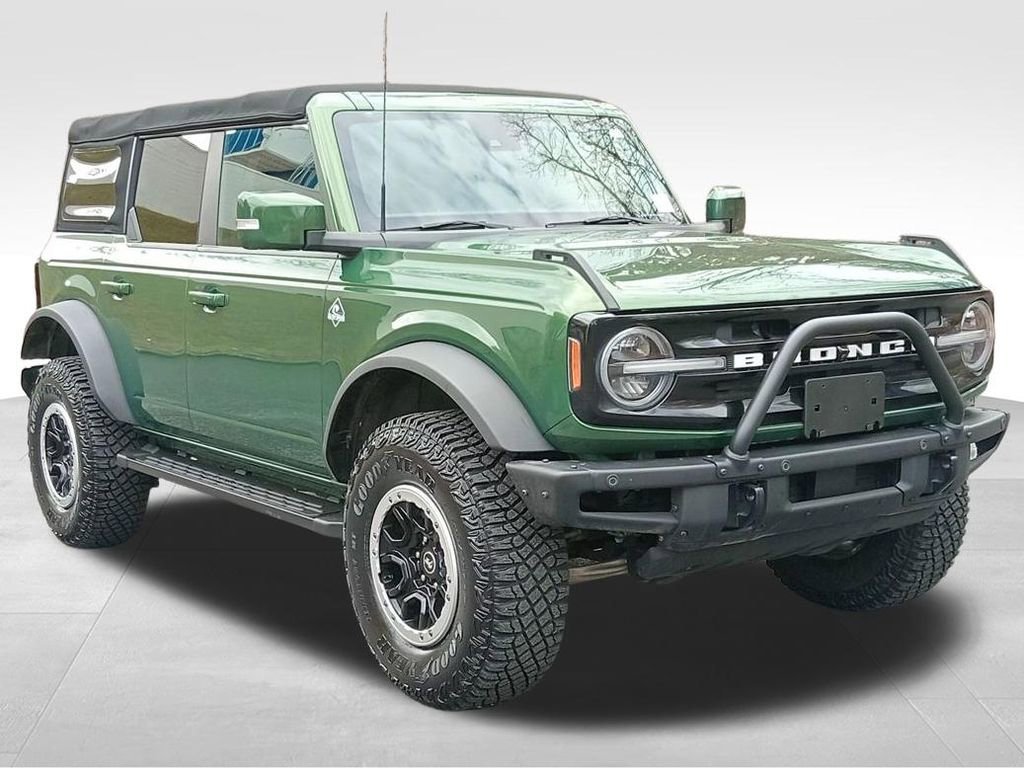 Certified 2022 Ford Bronco Outer Banks w/ Sasquatch Package image 2