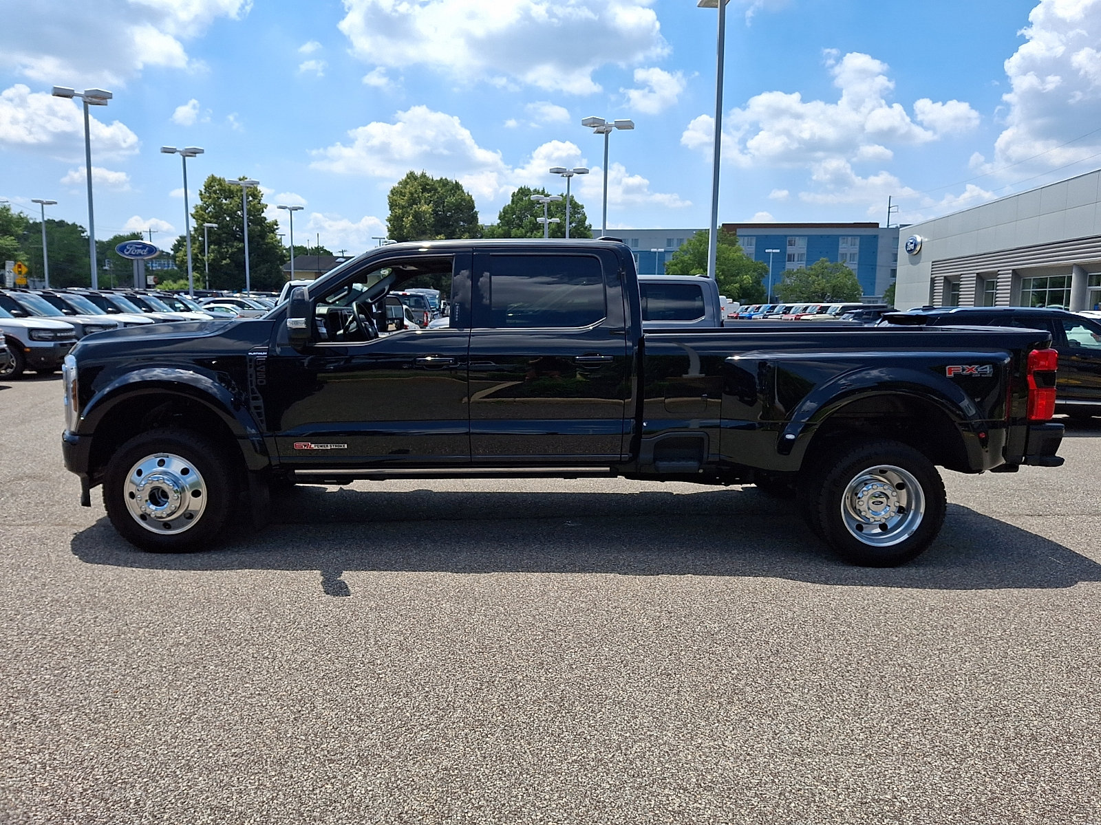 Certified 2026 Ford F450 Platinum w/ FX4 Off-Road Package AWD/4WD image 6
