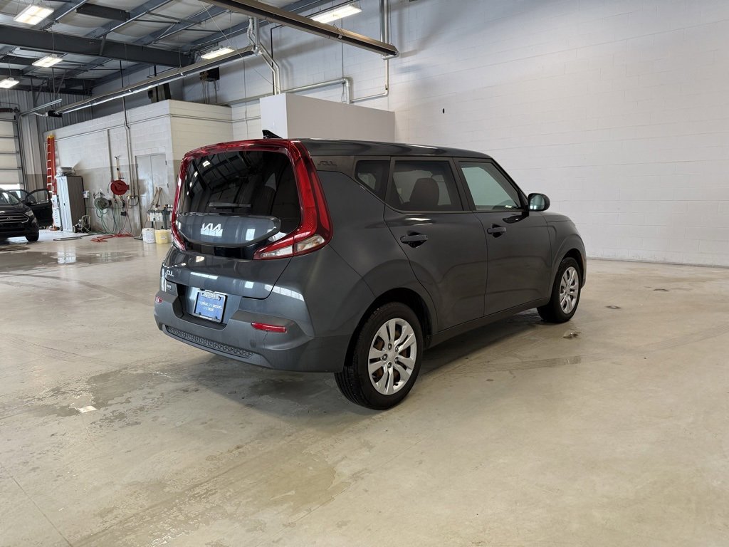 Used 2022 Kia Soul LX image 5