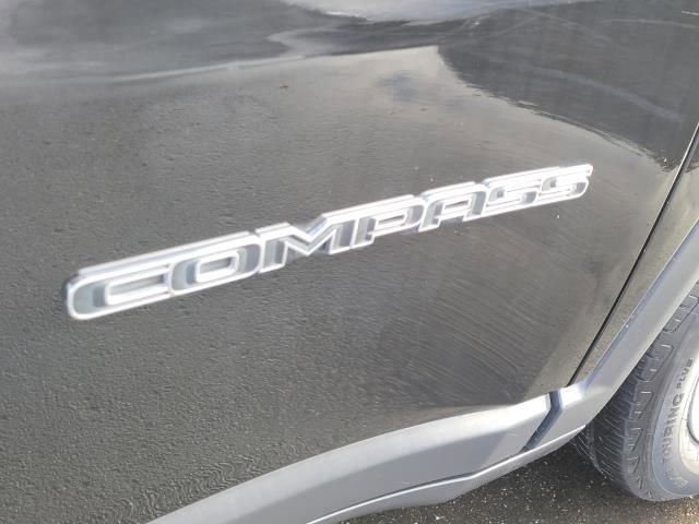 Used 2022 Jeep Compass Latitude image 10