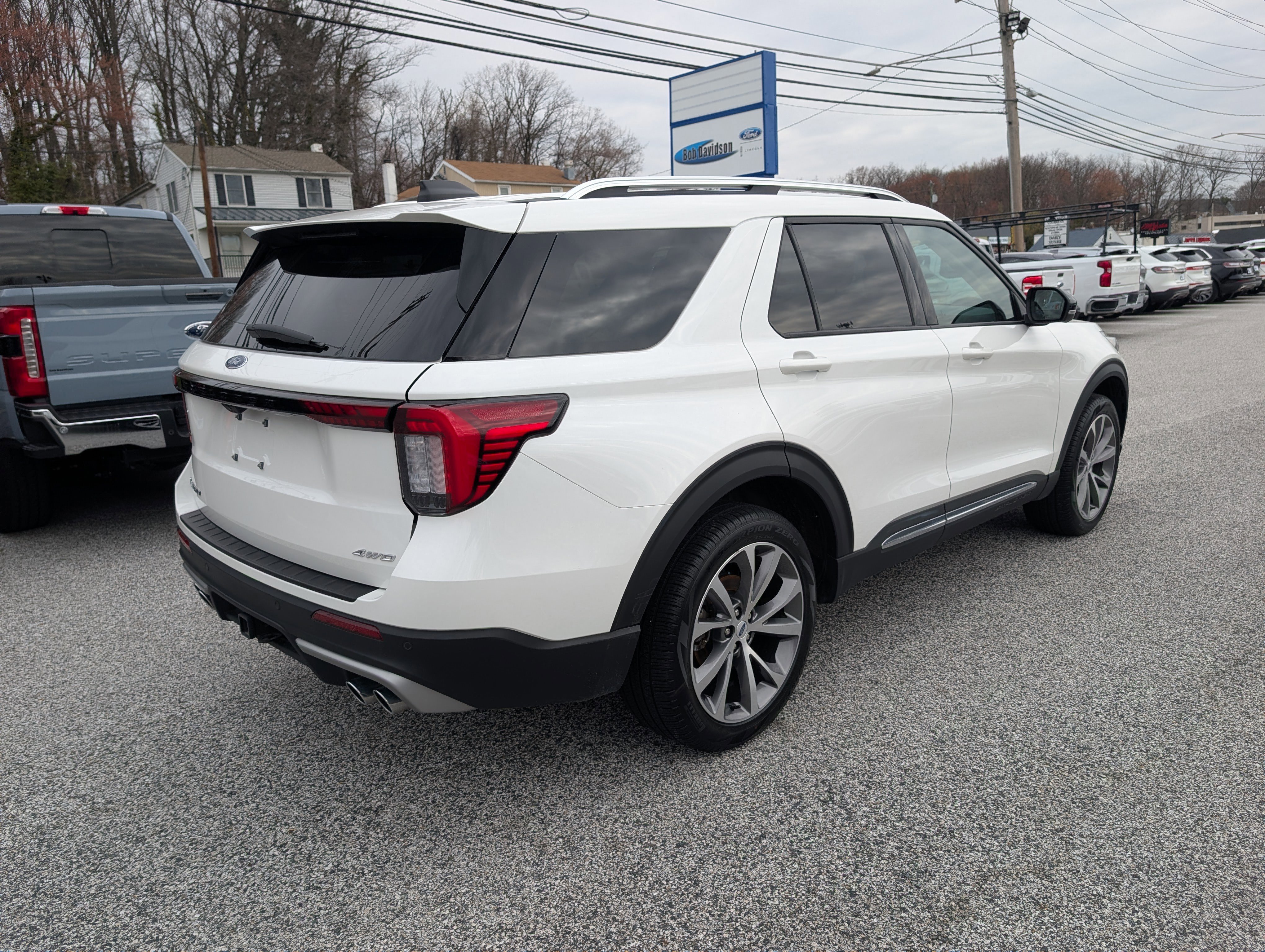 Certified 2025 Ford Explorer Platinum w/ Ultimate Package image 4