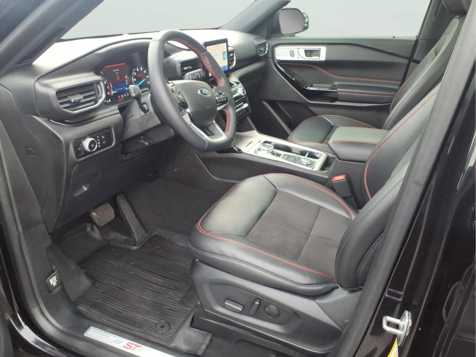 Certified 2023 Ford Explorer ST-Line image 13
