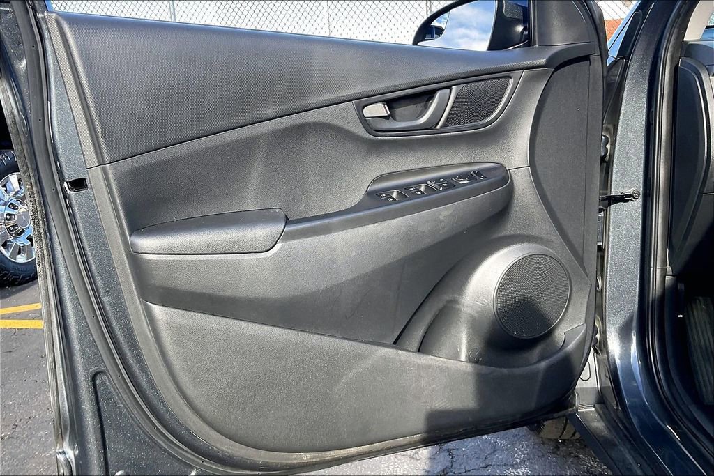 Used 2022 Hyundai Kona SE image 21