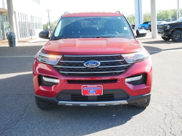 Certified 2022 Ford Explorer XLT w/ Equipment Group 202A AWD/4WD image 2