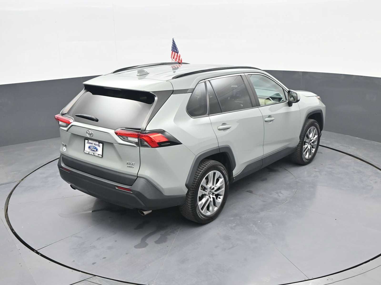 Used 2022 Toyota RAV4 XLE Premium AWD/4WD image 33