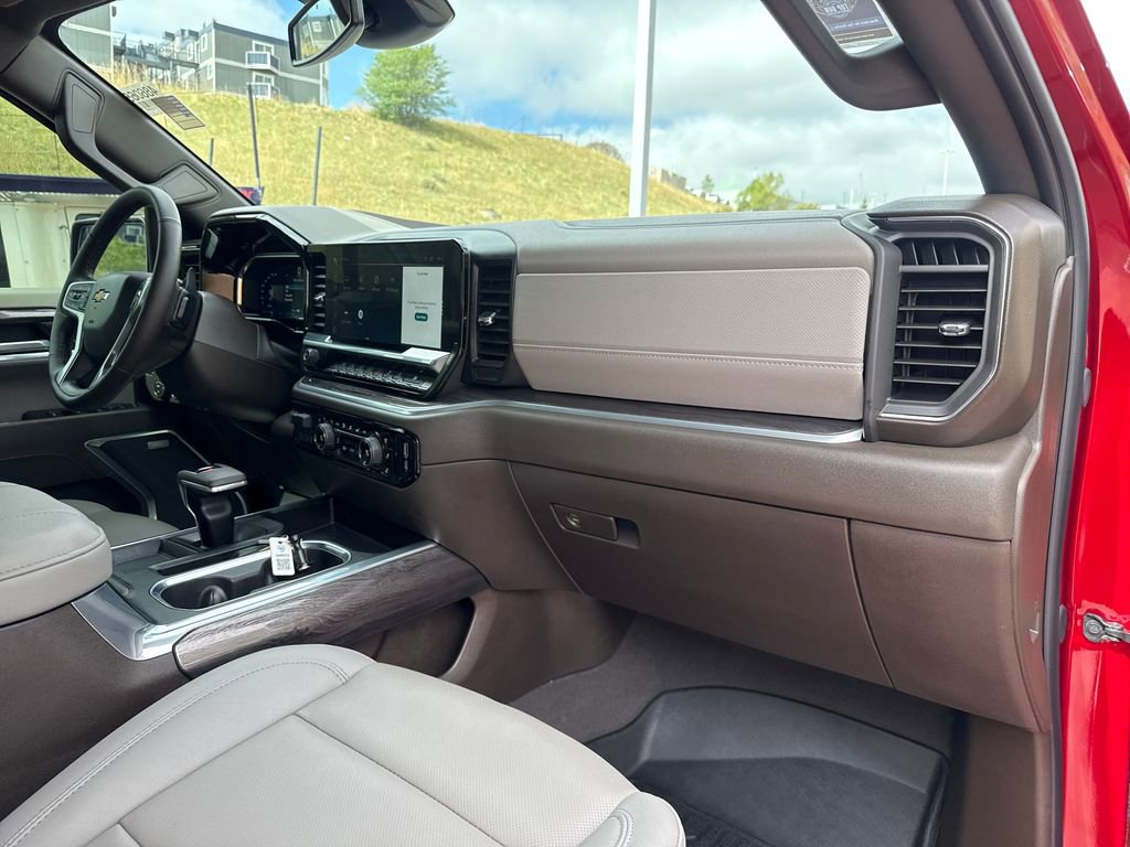 Used 2026 Chevrolet Silverado 1500 LTZ w/ LTZ Convenience Package II AWD/4WD image 31