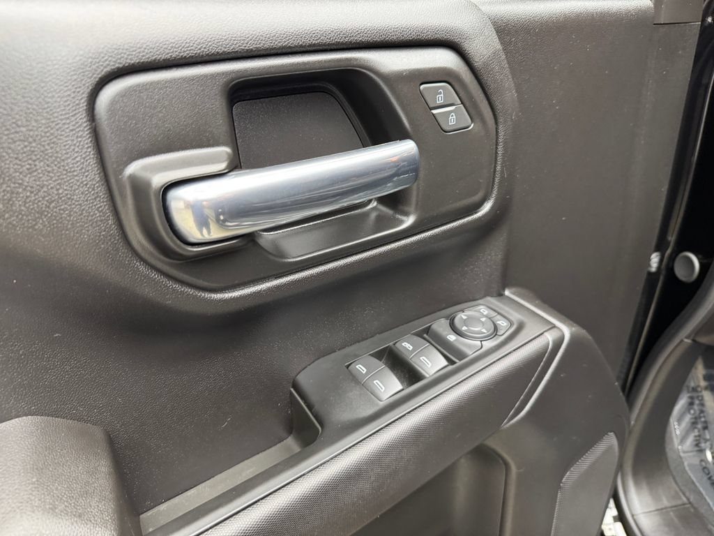 Used 2025 Chevrolet Silverado 1500 Custom w/ Turbomax Blackout Package AWD/4WD image 11