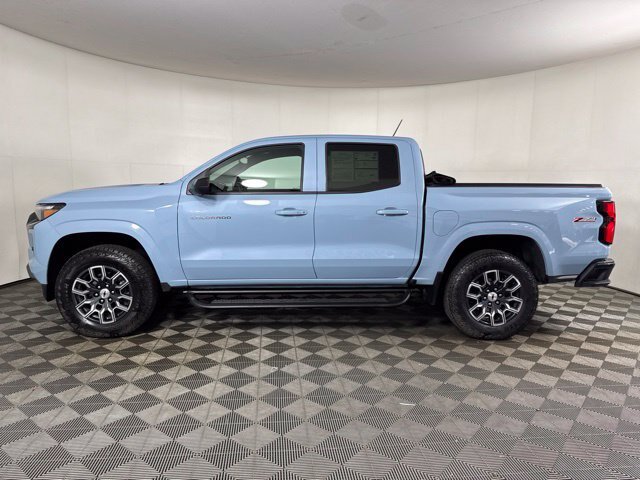 Used 2025 Chevrolet Colorado Z71 AWD/4WD image 7