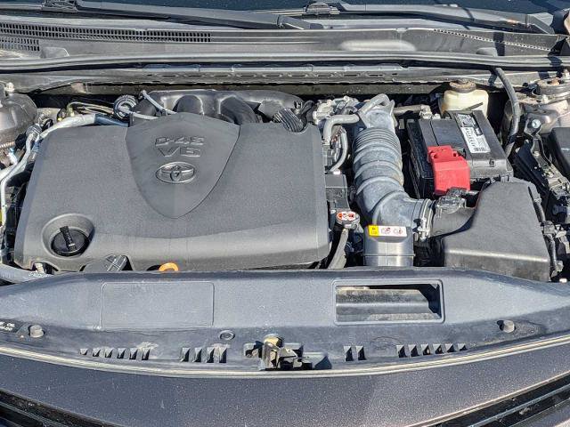 Used 2018 Toyota Camry XLE FWD image 12