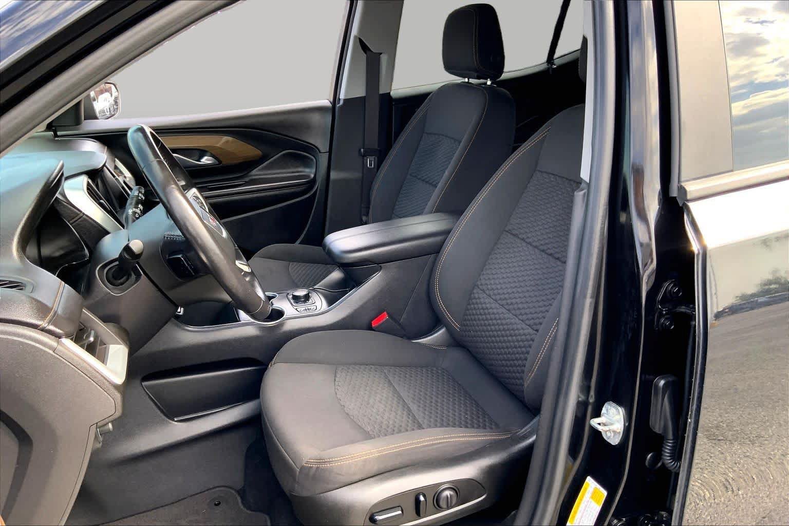 Used 2021 GMC Terrain SLE w/ Driver Convenience Package FWD image 8
