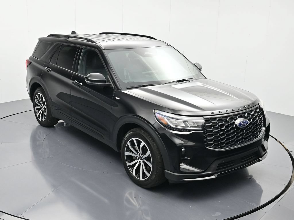 Certified 2025 Ford Explorer ST-Line w/ Premium Package RWD image 31