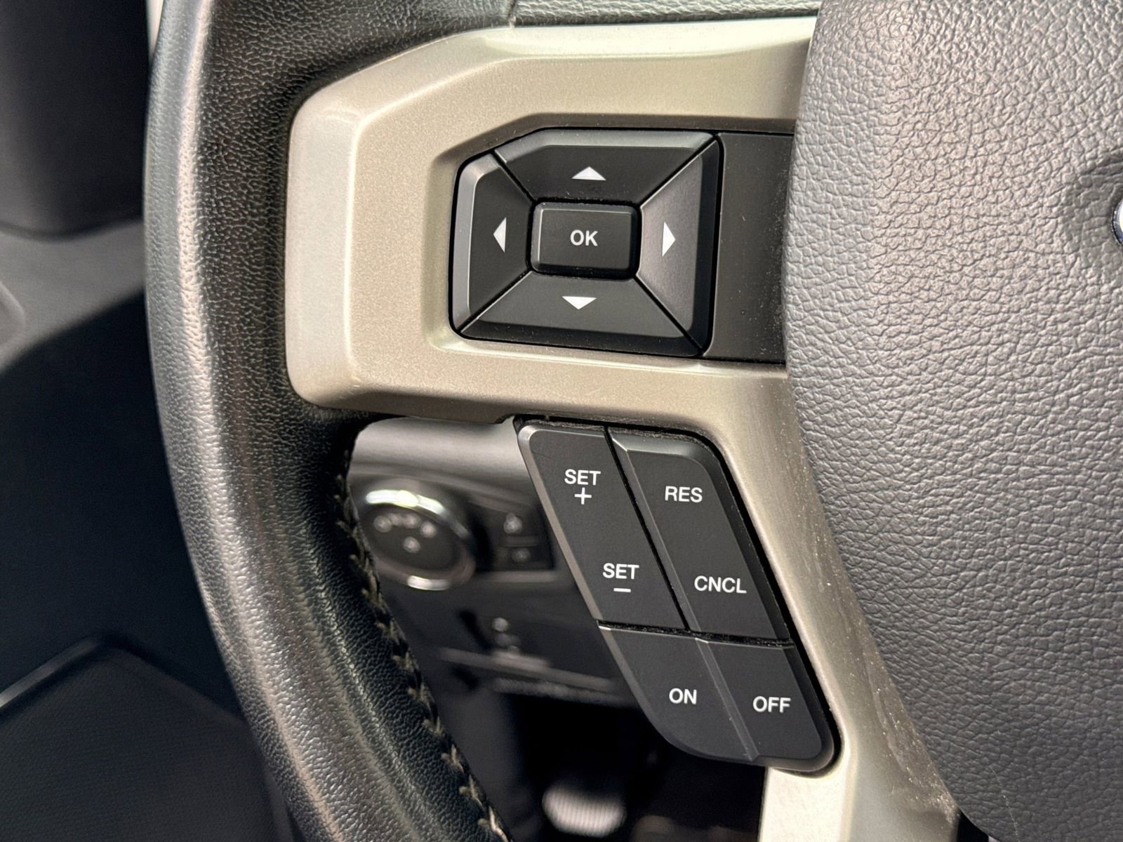 Certified 2022 Ford F250 Lariat AWD/4WD image 30