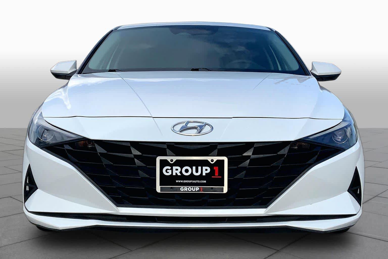 Used 2021 Hyundai Elantra SE FWD image 4