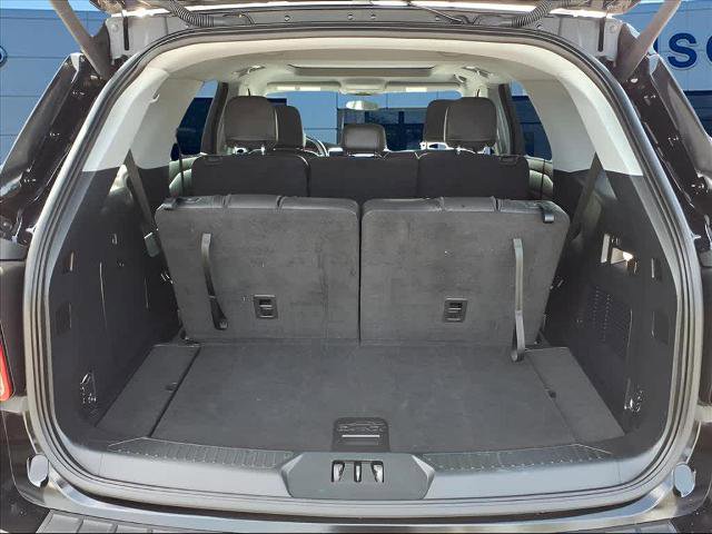 Certified 2022 Ford Explorer XLT w/ Equipment Group 202A image 17