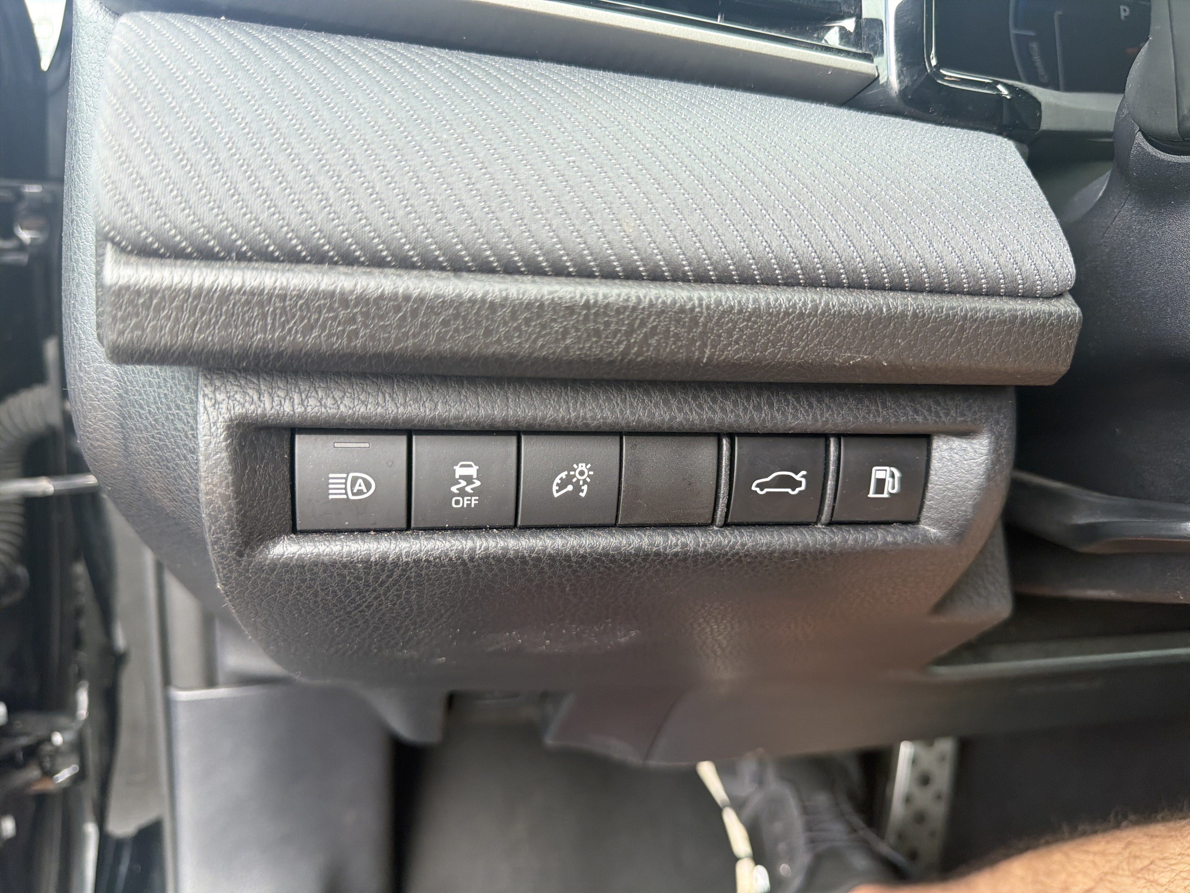 Used 2025 Toyota Camry SE FWD image 30