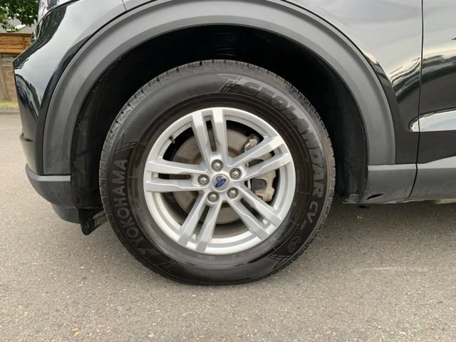 Certified 2024 Ford Explorer XLT w/ Equipment Group 202A AWD/4WD image 13