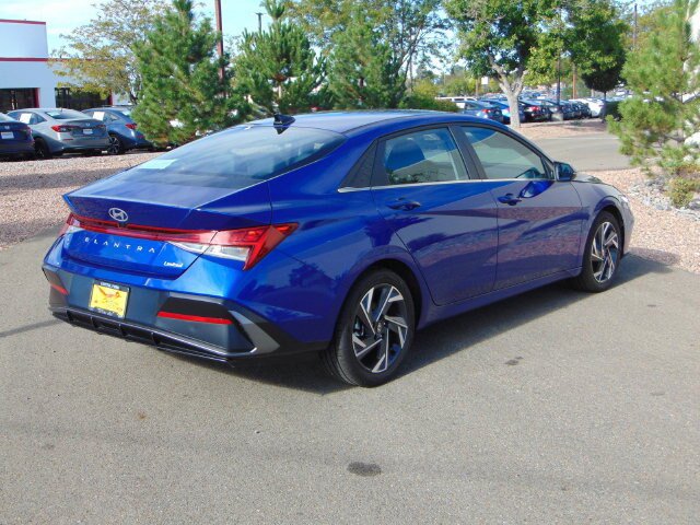 Used 2025 Hyundai Elantra Limited FWD image 6