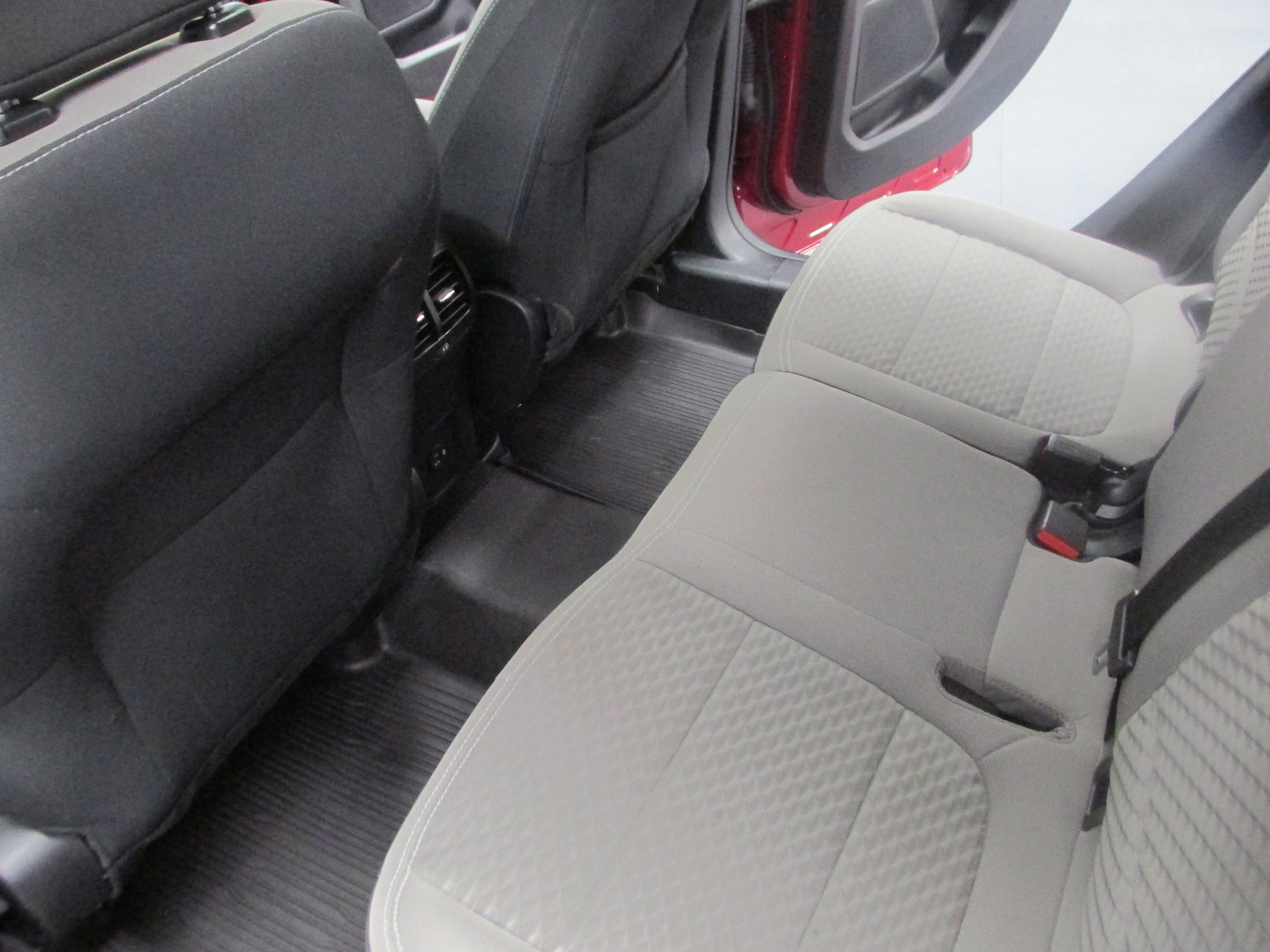 Certified 2021 Ford Escape SE w/ SE Sport Appearance Package image 23