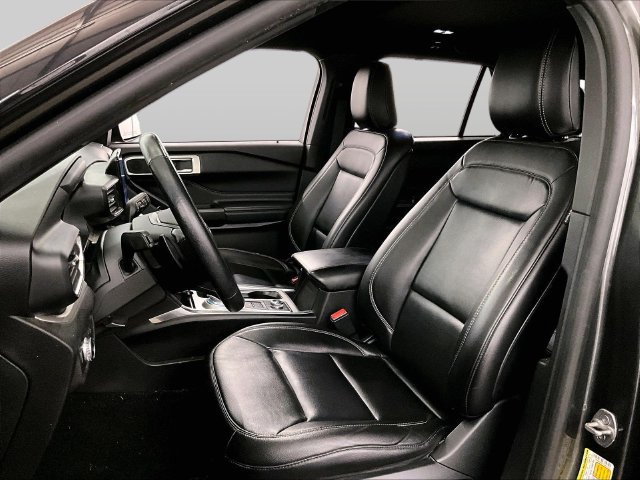 Certified 2020 Ford Explorer XLT w/ Equipment Group 202A AWD/4WD image 24