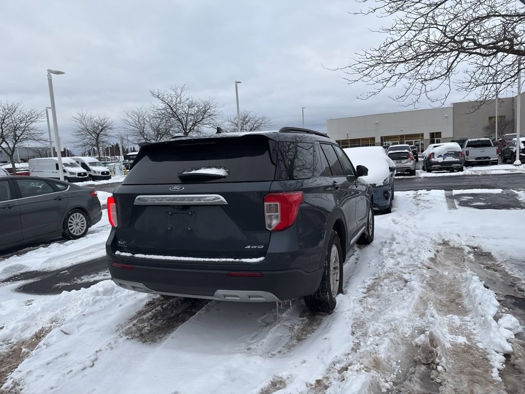 Certified 2022 Ford Explorer XLT w/ Equipment Group 202A image 5