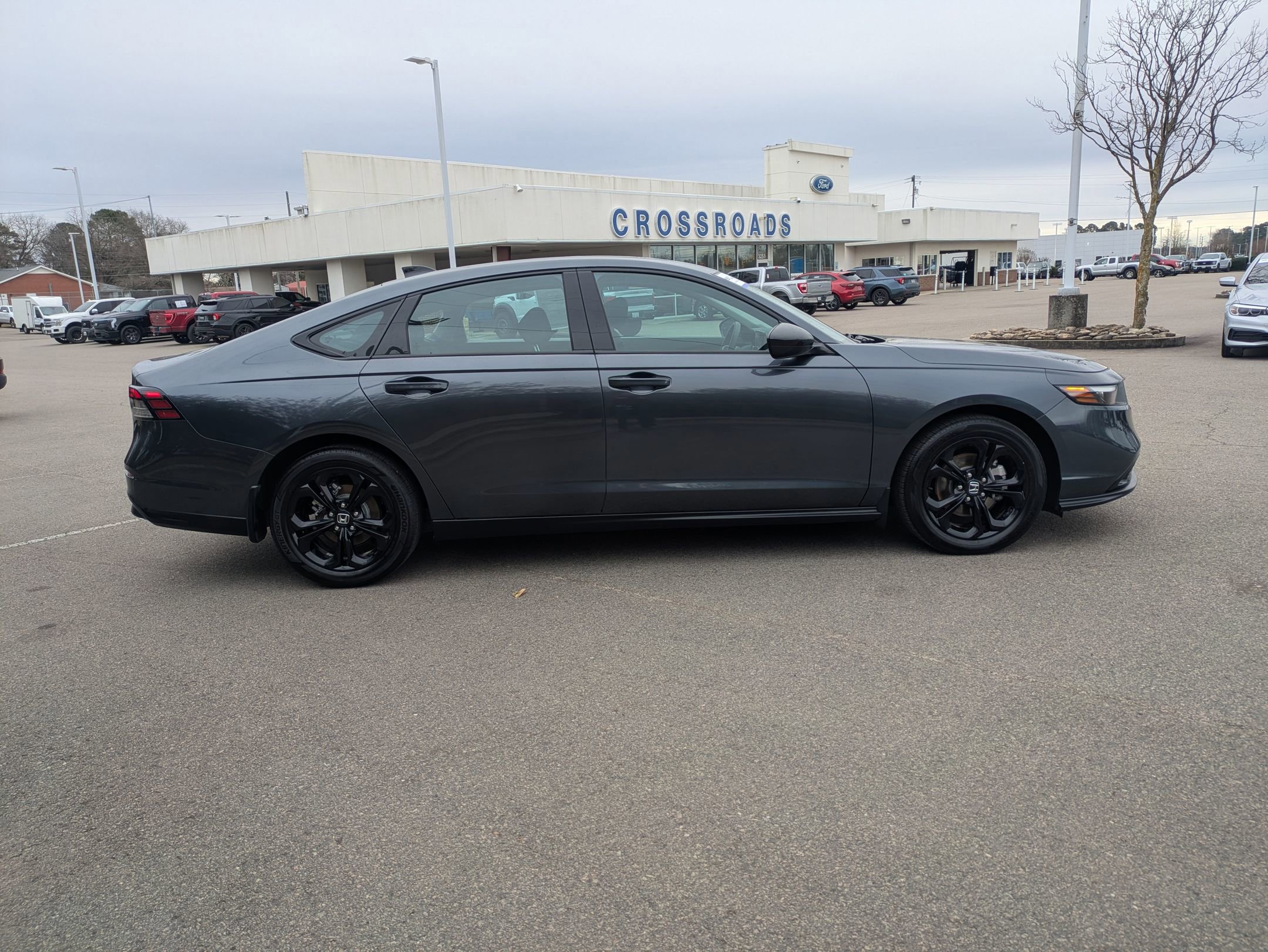 Used 2025 Honda Accord SE image 6