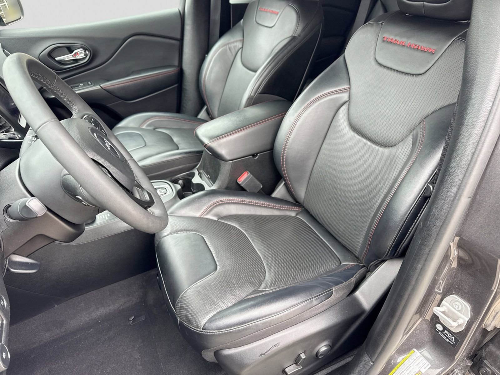 Used 2022 Jeep Cherokee Trailhawk w/ Trailhawk Elite Value Package AWD/4WD image 17
