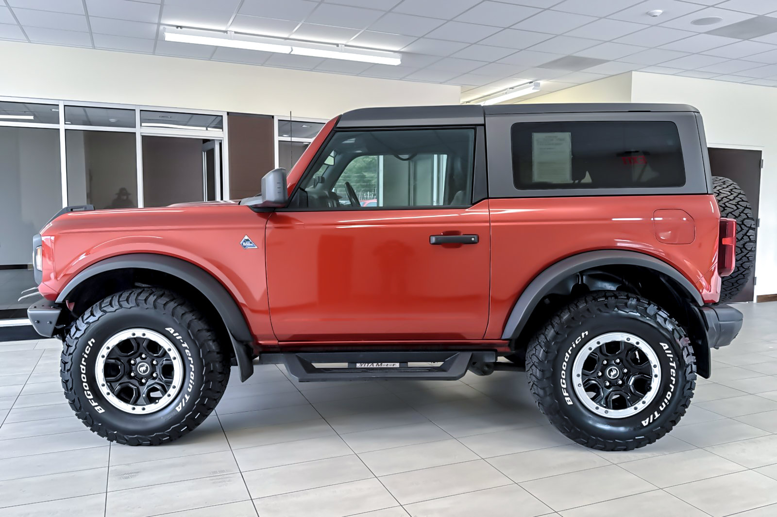 Certified 2022 Ford Bronco Black Diamond w/ Sasquatch Package AWD/4WD image 7