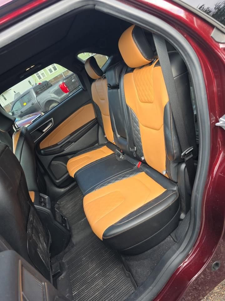 Certified 2023 Ford Edge Titanium w/ Equipment Group 301A image 5