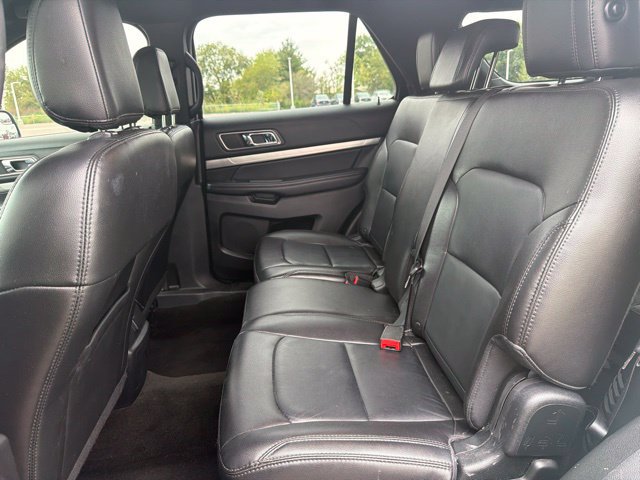 Certified 2018 Ford Explorer XLT w/ Equipment Group 202A FWD image 17