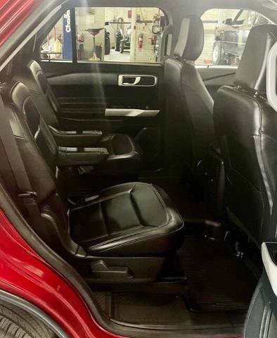 Certified 2024 Ford Explorer XLT w/ Equipment Group 202A AWD/4WD image 11
