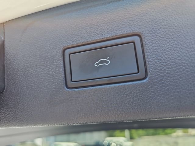 Used 2023 Volkswagen Atlas SE w/ Panoramic Sunroof Package FWD image 16