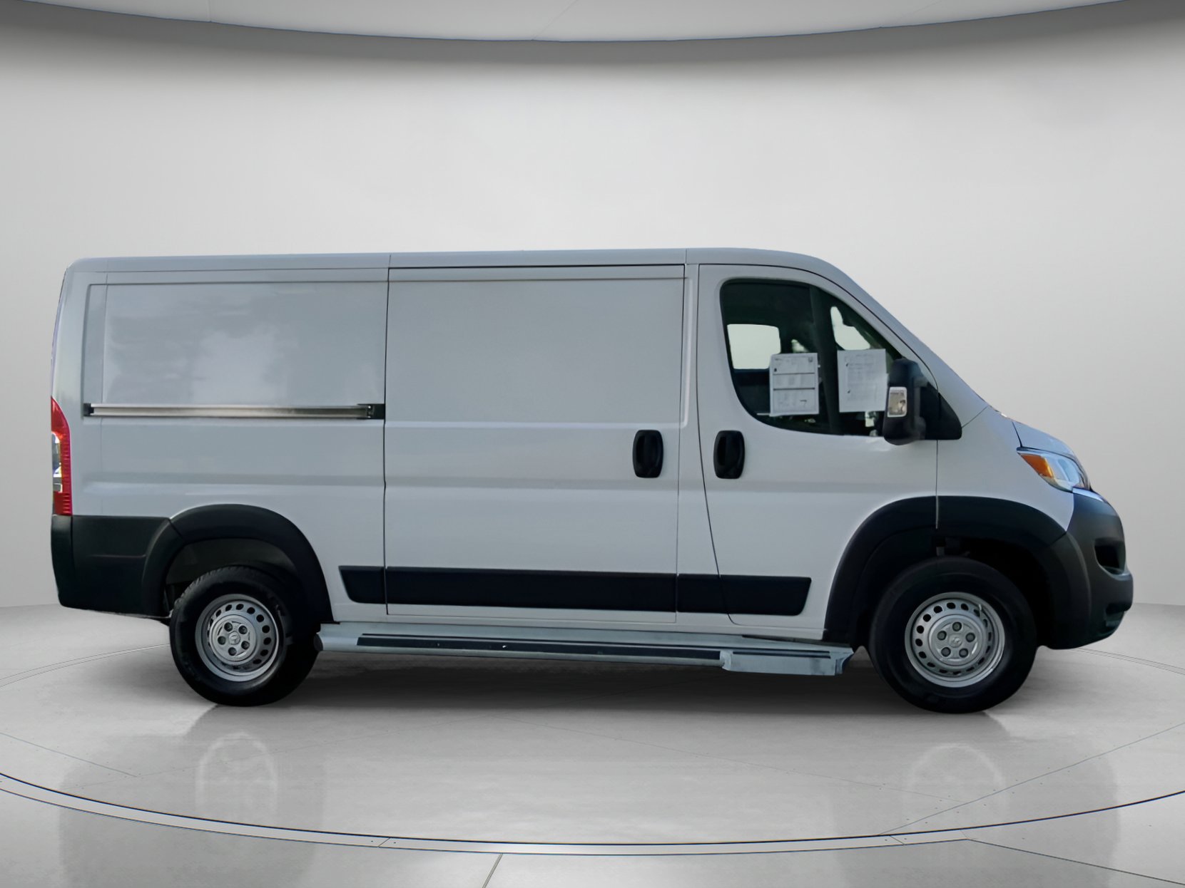Used 2025 RAM ProMaster 2500 w/ U-Haul Equipment Group FWD image 33