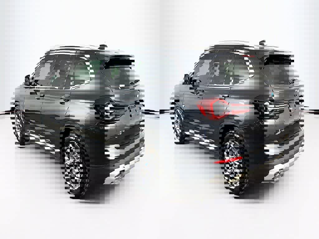 Used 2023 BMW X3 xDrive30i w/ Premium Essential Package image 4