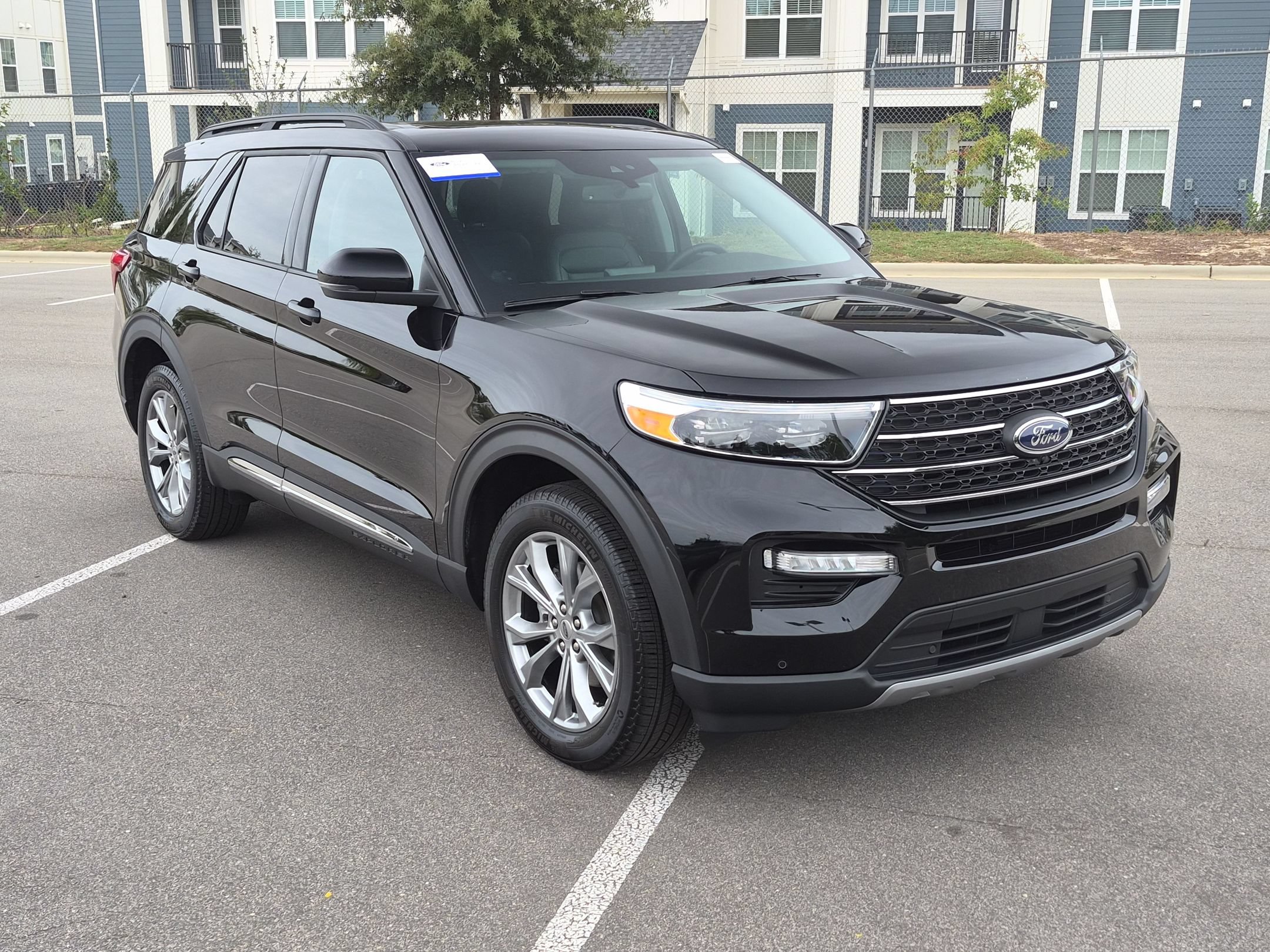 Certified 2024 Ford Explorer XLT w/ Equipment Group 202A AWD/4WD image 2