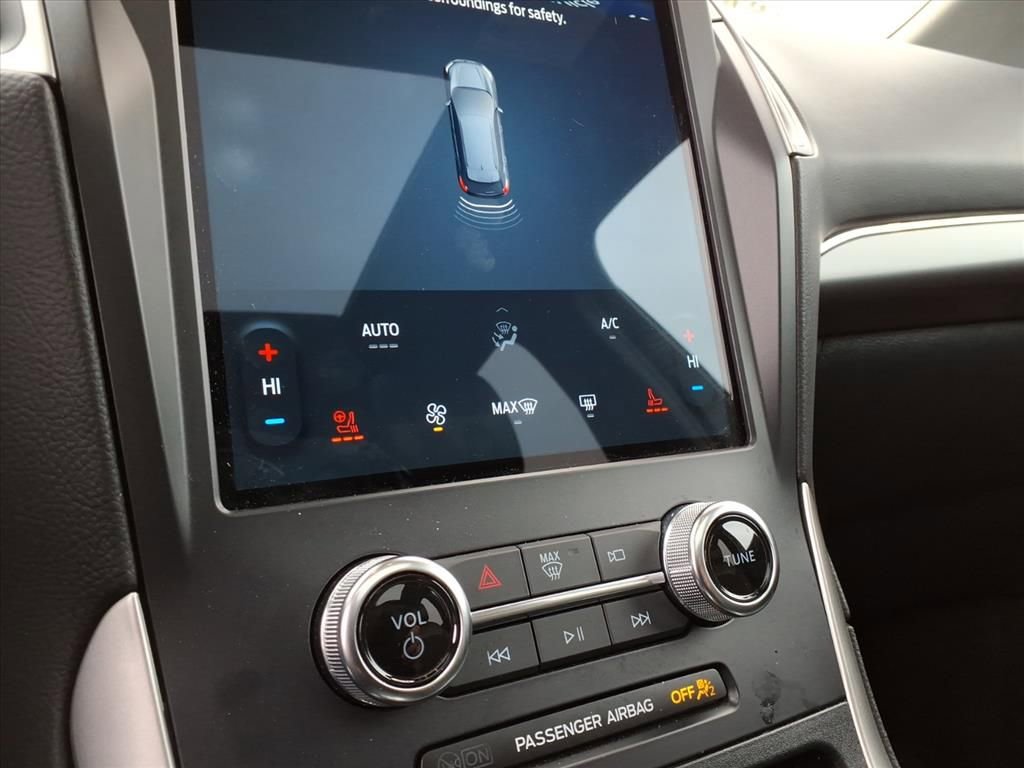 Certified 2024 Ford Edge ST-Line w/ Class II Trailer Tow Package image 12