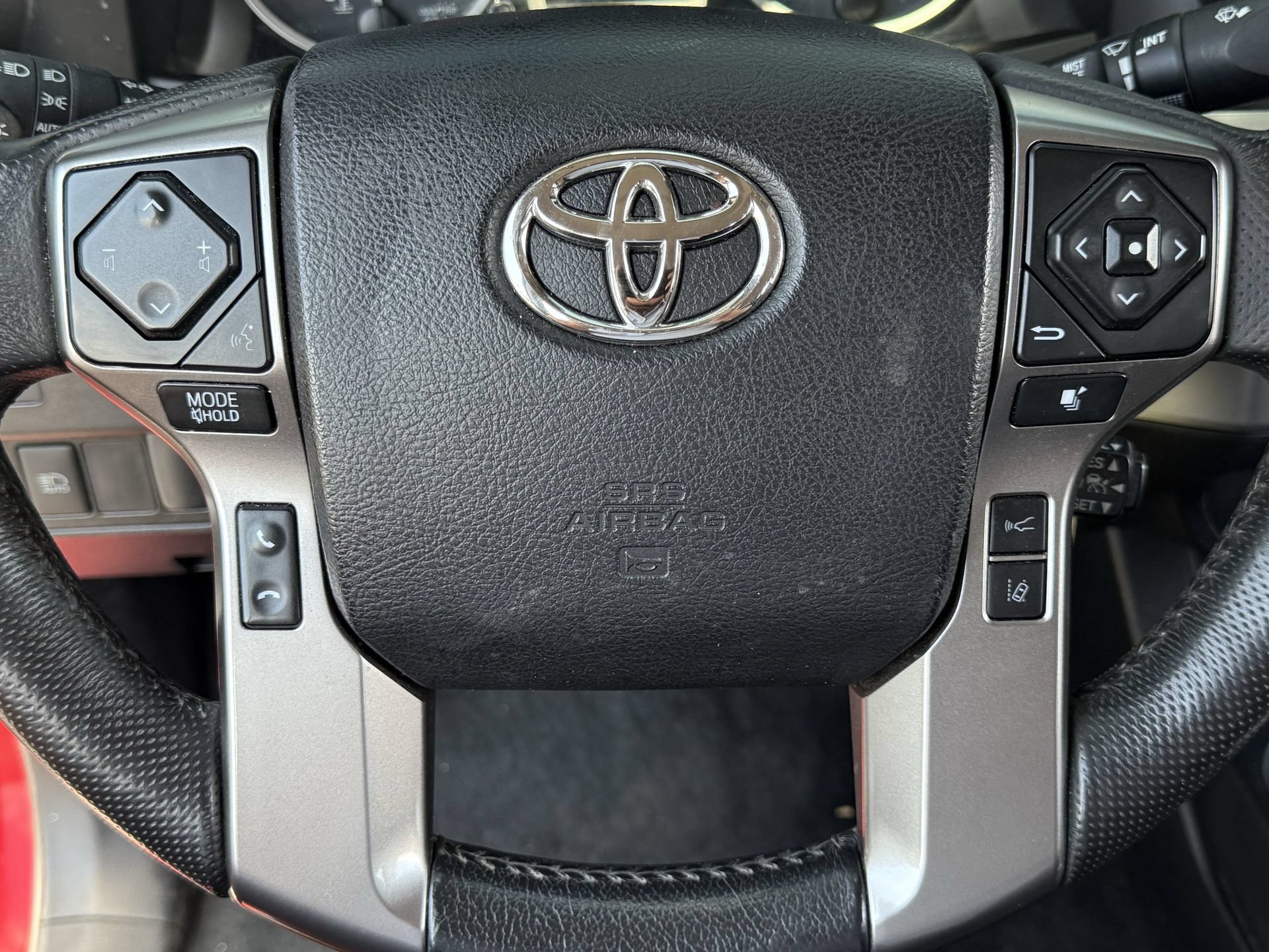 Used 2022 Toyota Tacoma SR5 w/ Technology Package RWD image 8