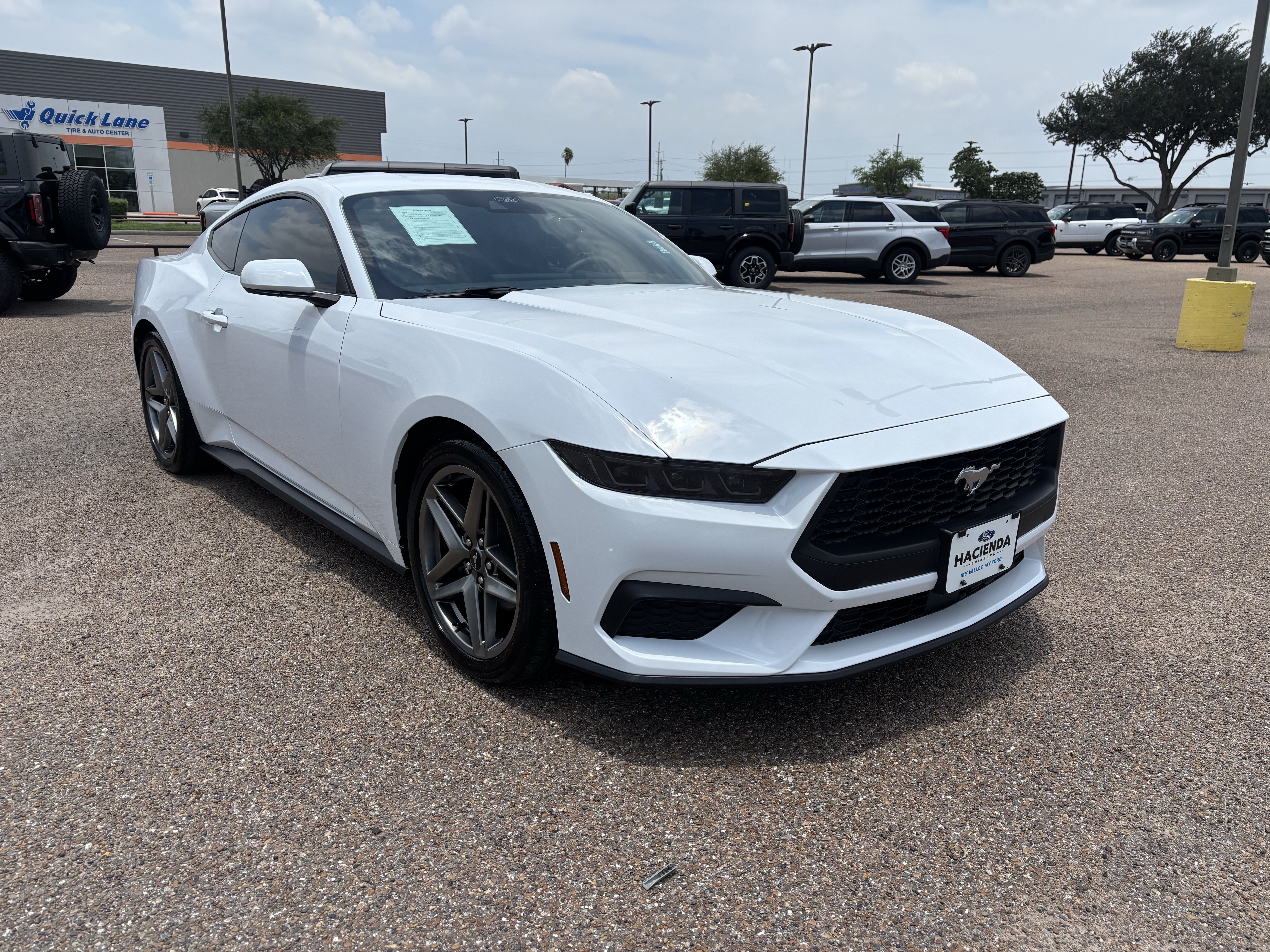 Certified 2025 Ford Mustang Coupe RWD image 5