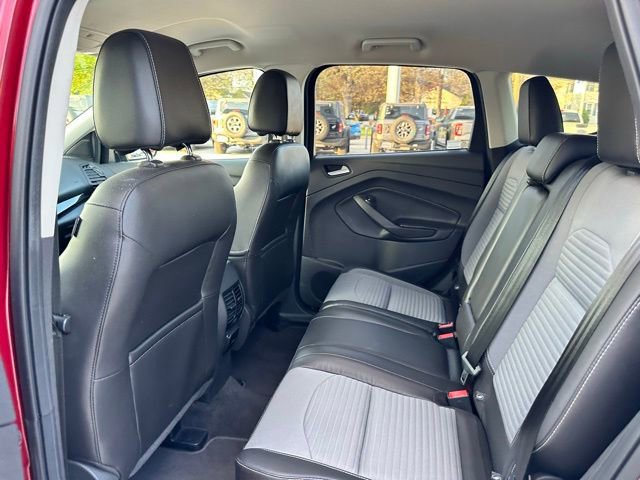 Certified 2017 Ford Escape SE w/ SE Sport Appearance Package AWD/4WD image 38