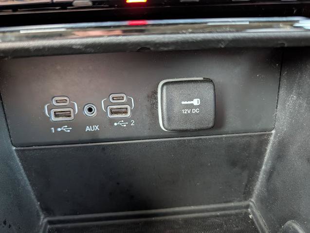 Used 2023 Jeep Grand Cherokee Laredo AWD/4WD image 20