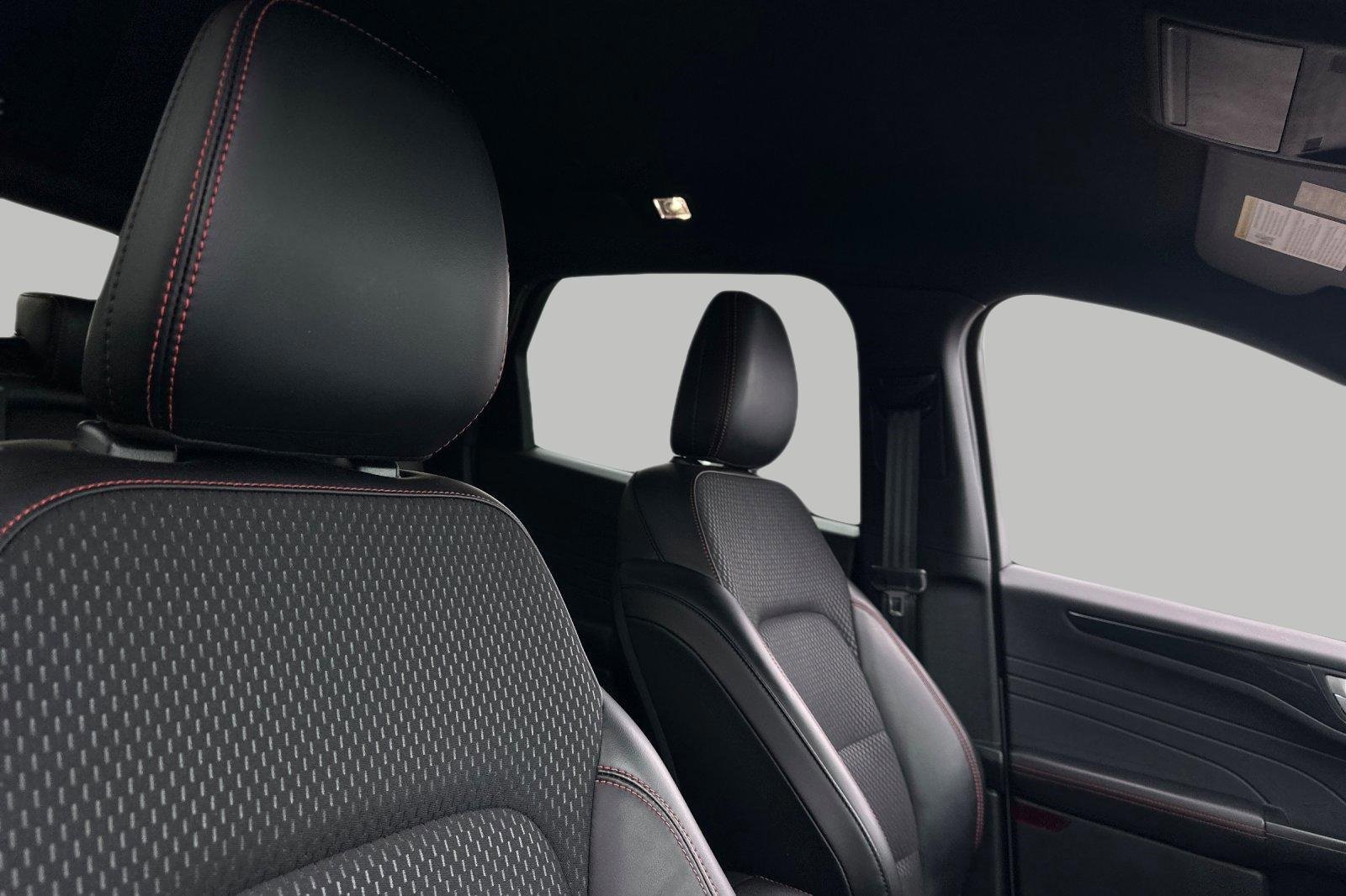 Certified 2025 Ford Escape ST-Line Elite w/ Tech Pack #2 image 18