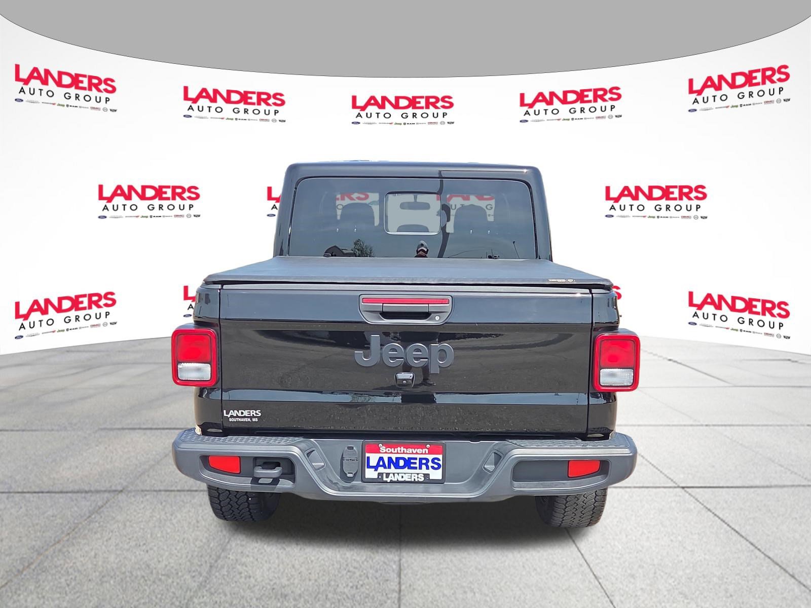 Used 2024 Jeep Gladiator Sport AWD/4WD image 4