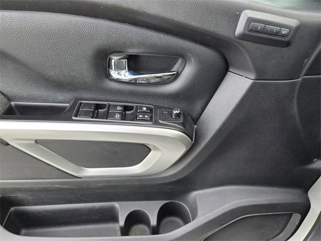 Used 2019 Nissan Titan SL w/ Chrome Package image 33