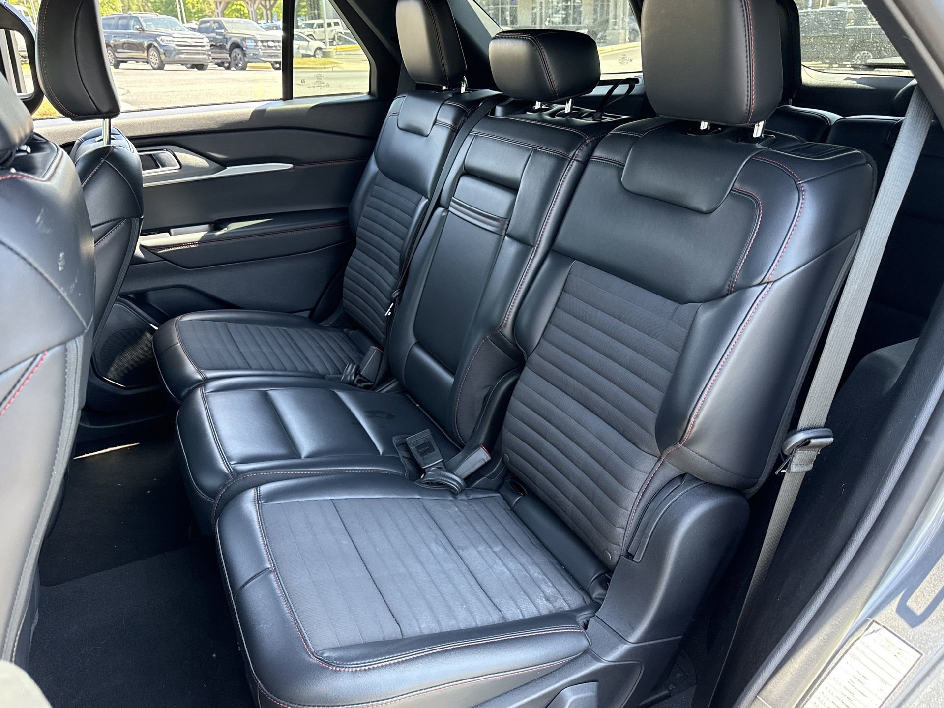 Certified 2025 Ford Explorer ST-Line w/ ST-Line Street Pack image 11